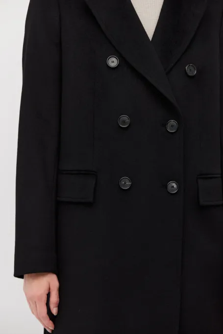 Černý plášť s příměsí hedvábí a kašmíru