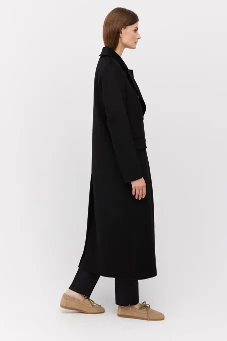 Černý plášť s příměsí hedvábí a kašmíru