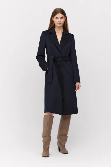 Granátový vlněný kabát s páskem