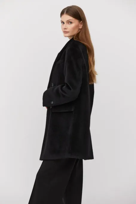 Černá bunda z baby suri alpaky