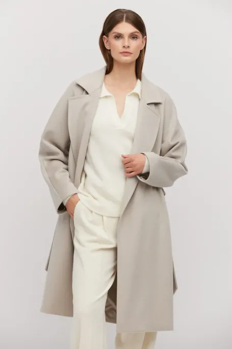 Beige vlněný kabát s páskem