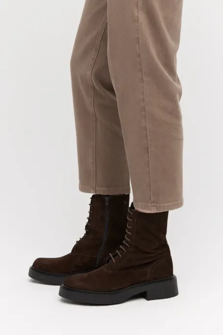 Šněrovací kotníkové boty z nubukové kůže