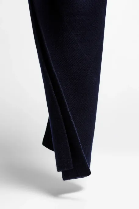 Granátový šál z merinové vlny