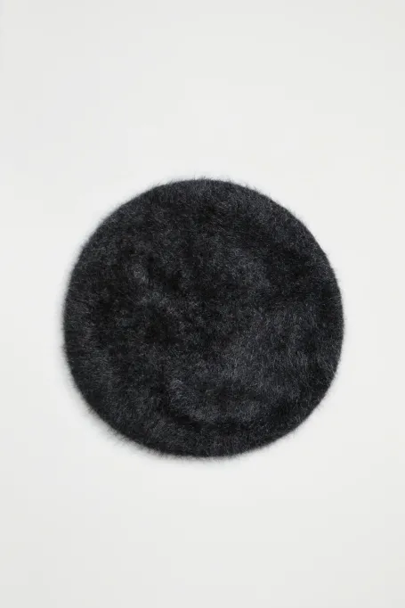 Šedý baret z kašmíru