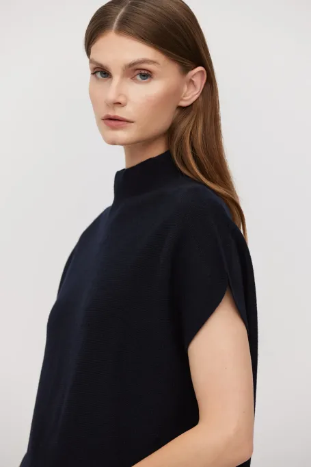 Granátová vlněná blůza s polo-výstřihem a krátkým rukávem