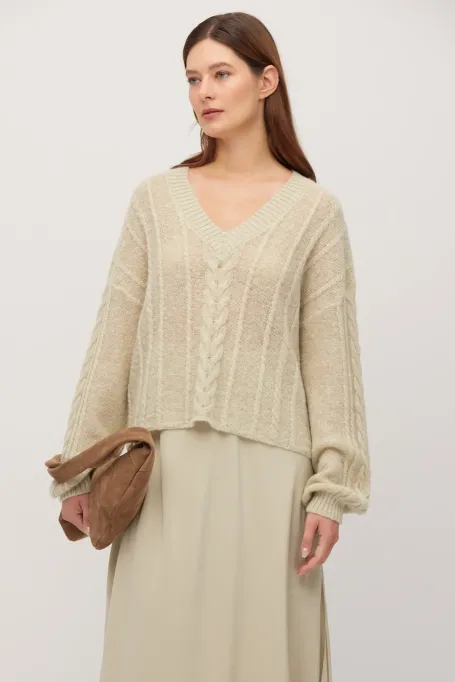 Jasnozelený volný svetr s alpakovou vlnou