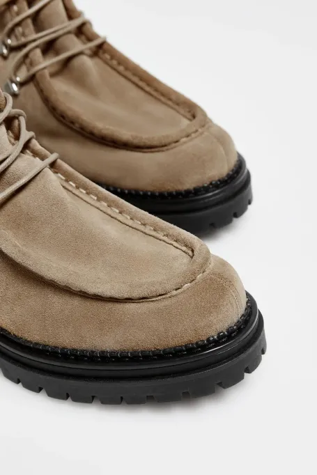 Šněrovací zamszové kotníkové boty