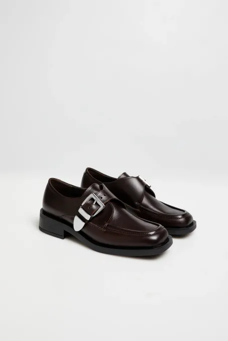 Hnědé kožené polobotky monk s přezkou