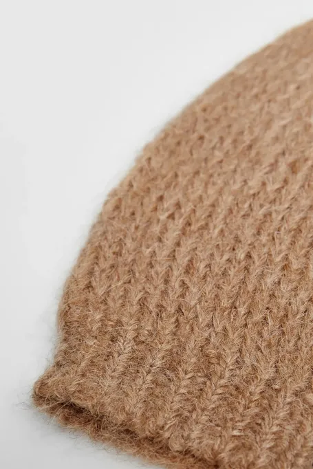 Kamelová čepice z merino vlny a suri alpaky