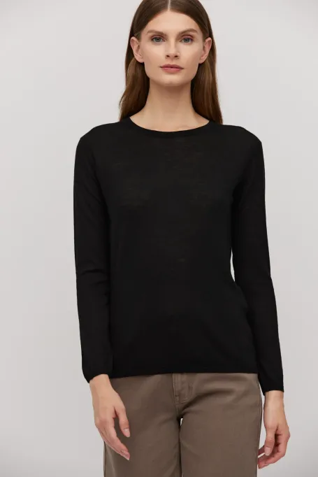 Černý top z merino vlny