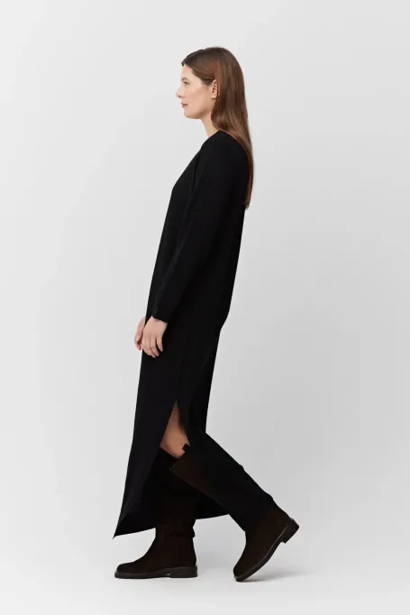 Černé šaty z merino vlny