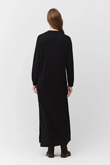 Černé šaty z merino vlny