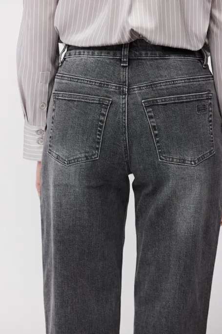 Šedé džíny mom fit s vysokým pasem