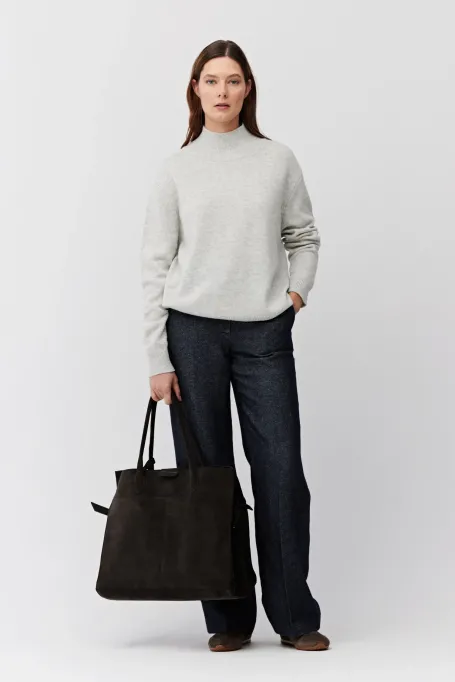 Šedý svetr polorolák s příměsí kašmíru