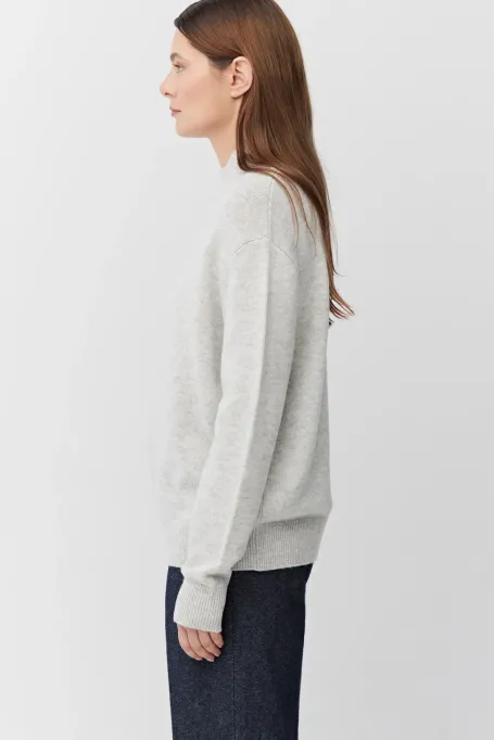 Šedý svetr polorolák s příměsí kašmíru