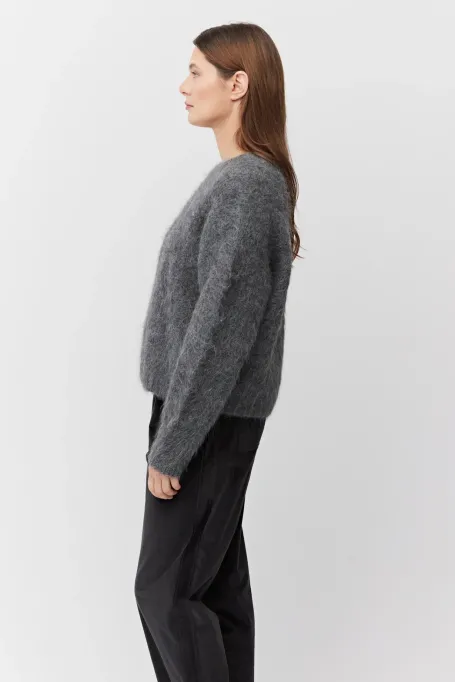 Šedý svetr s alpakovou vlnou