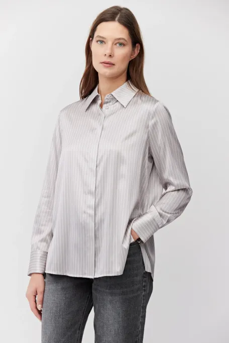 Volná košile s bílými pruhy z hedvábí