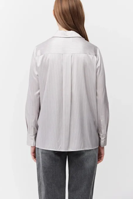 Volná košile s bílými pruhy z hedvábí