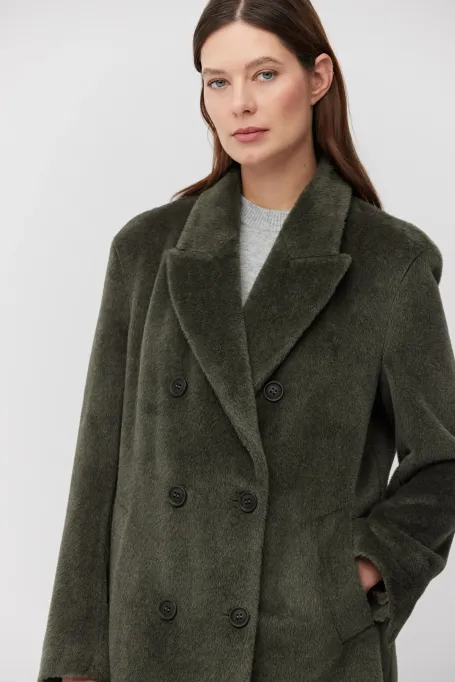 Kabát v armádní zelené barvě s baby suri alpaka