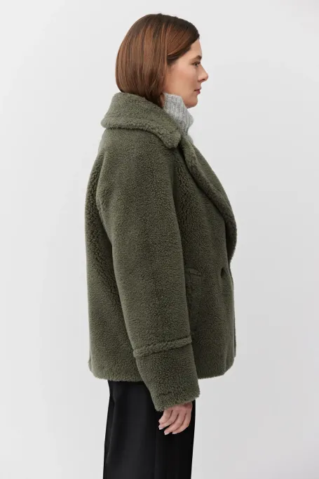 Tmavě zelený dvouřadý kabát z teddy bear vlny