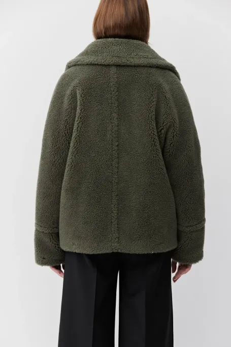 Tmavě zelený dvouřadý kabát z teddy bear vlny