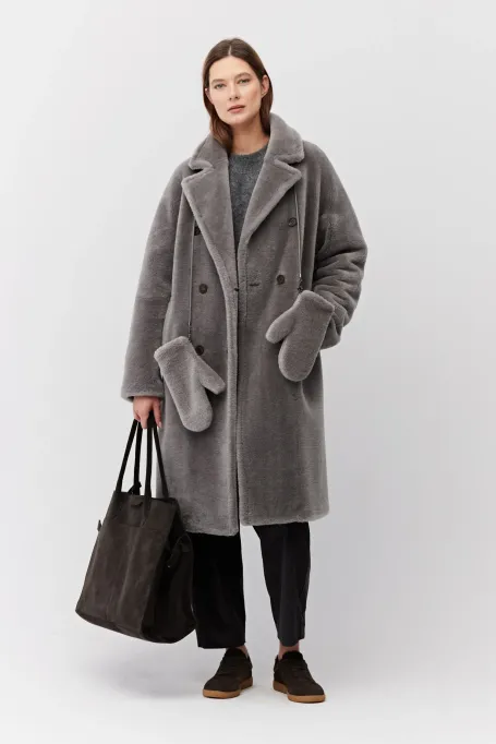 Šedý midi kabát z teddy vlny