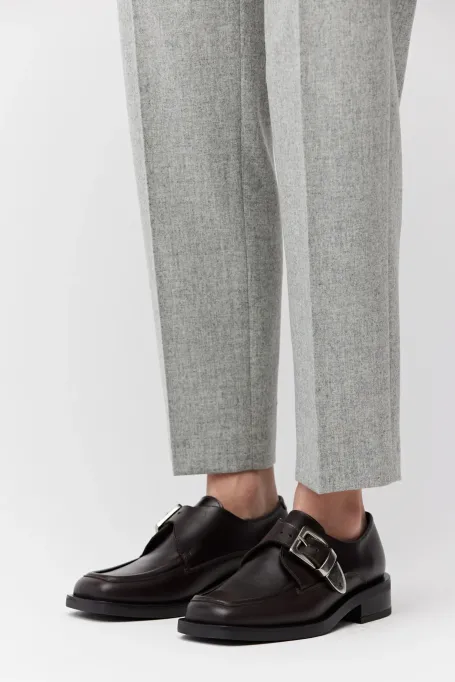 Hnědé kožené polobotky monk s přezkou