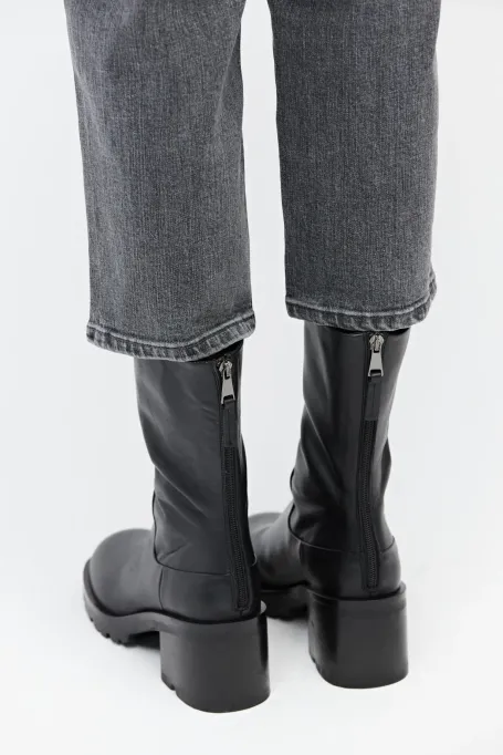 Černé kožené boty