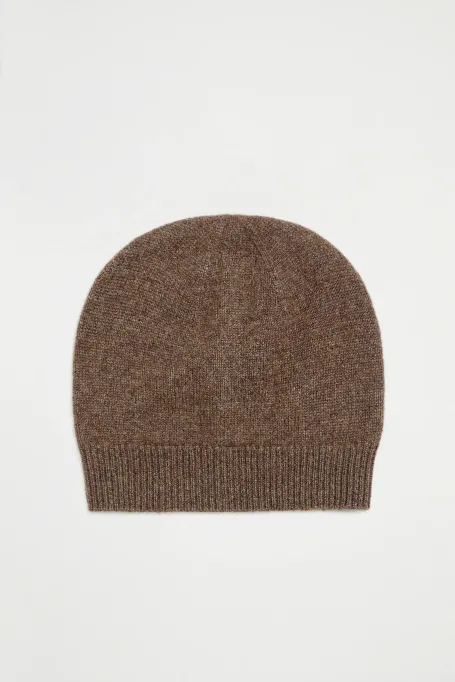 Měkká hnědá čepice z kašmíru