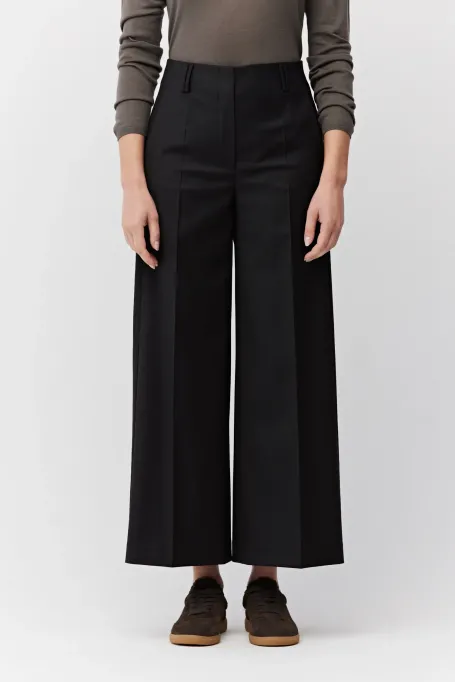 Černé kalhoty z vlny typu culotte