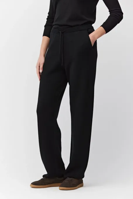 Černé pletené kalhoty z merinovlny