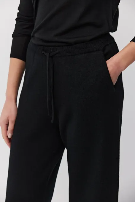 Černé pletené kalhoty z merinovlny