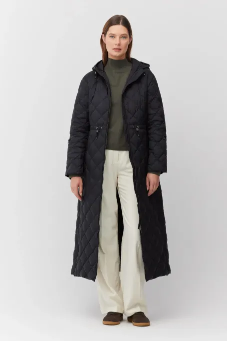 Černá dlouhá péřová bunda s kapucí