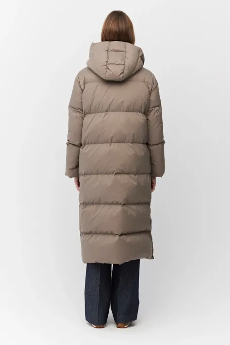 Dlouhá béžová péřová bunda s kapucí