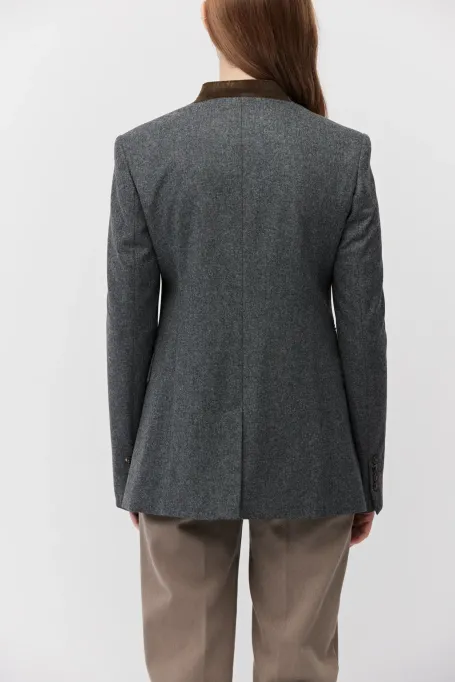 Šedý jednoradový blejzr s kašmírem