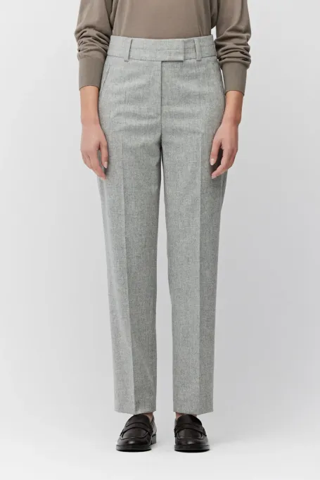 Šedé kalhoty k obleku s kašmírem