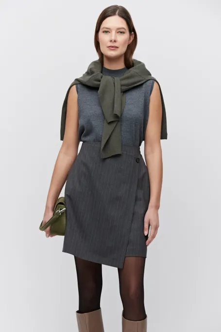 Šedá vlněná mini sukně s tenisovým vzorem