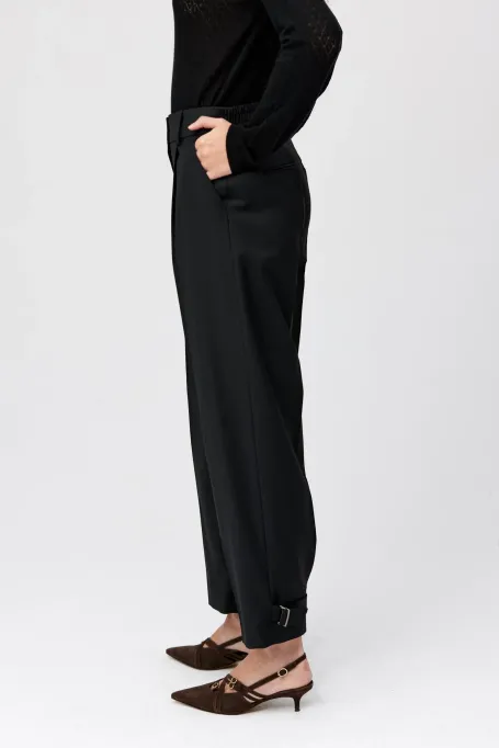 Kalhoty se zapínáním na kotníku