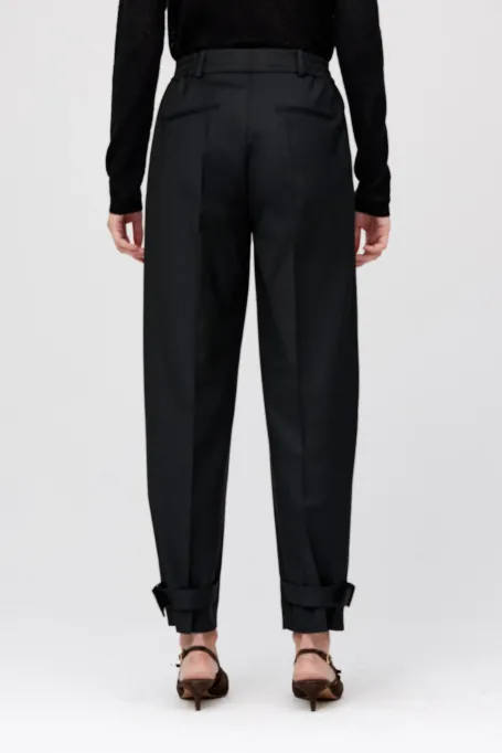 Kalhoty se zapínáním na kotníku