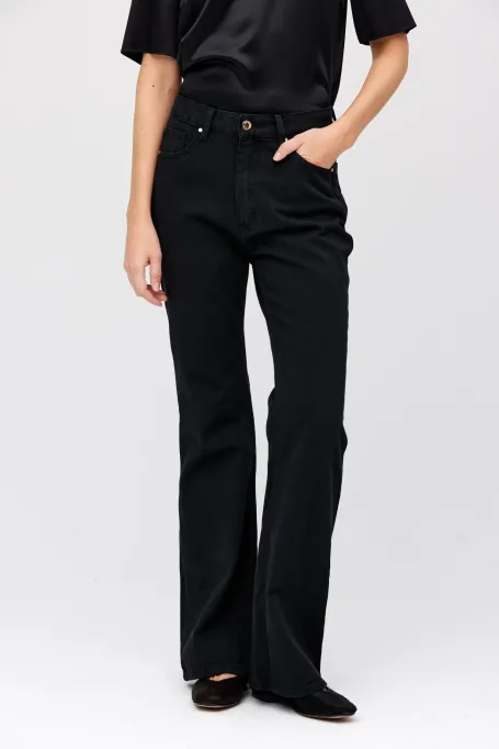 Černé džíny s rovnou nohavicí