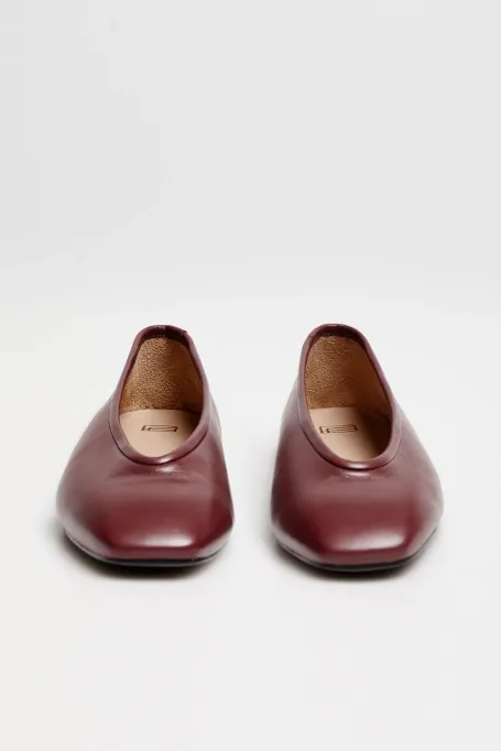 Červené kožené baleríny