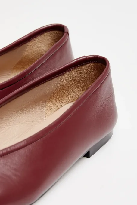 Červené kožené baleríny