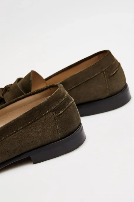 Semišové mokasíny s třásněmi