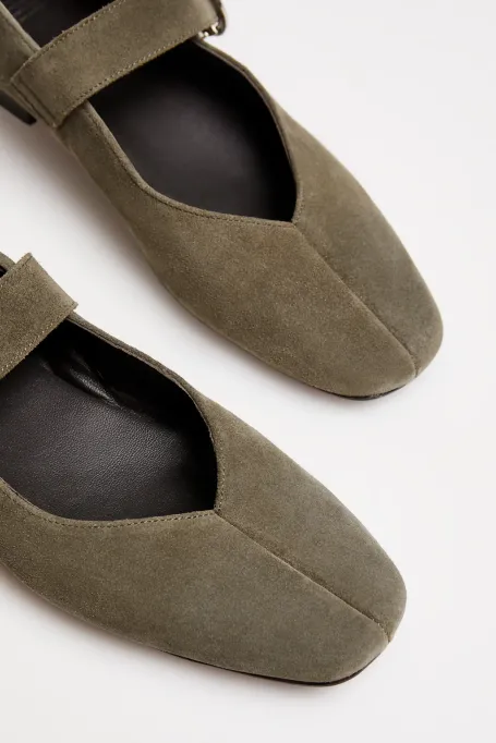 Zelené baleríny z broušené kůže