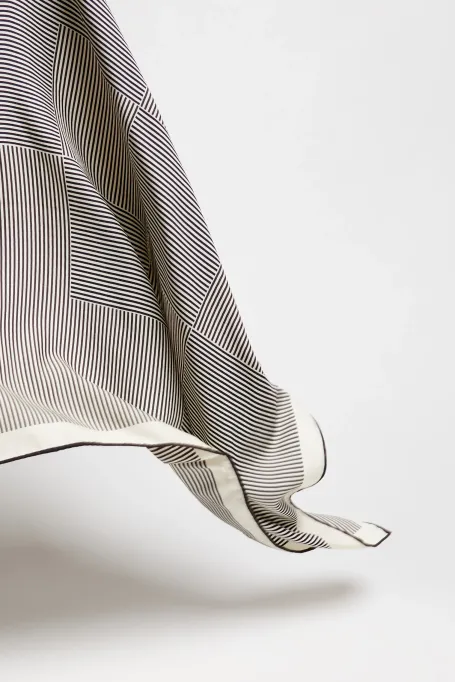 Šála z vlny a hedvábí