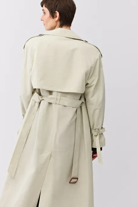 Dlouhý trenčkot s páskem