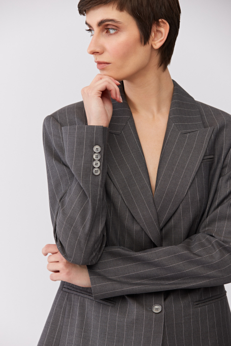Šedé vlněné sako s proužky do obleku