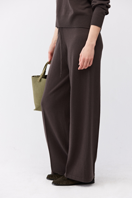 Široké hnědé kalhoty z merino vlny