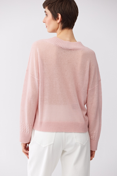 Světle růžový svetr z baby suri alpaky