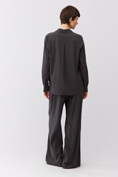 Šedá hedvábná košile